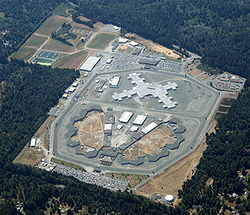 250px-Aerial_shot_of_Pelican_Bay_State_Prison,_taken_27-July-2009.jpg